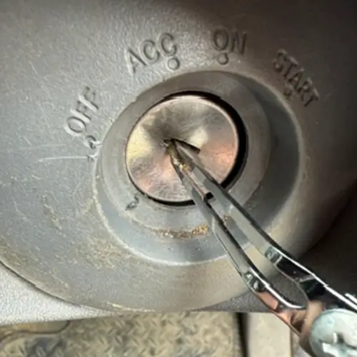 broken car key extraction