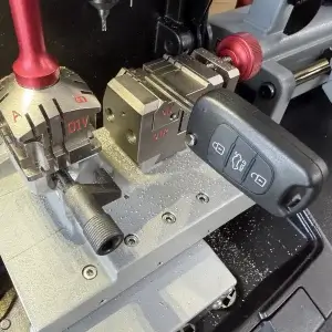 car key cutting